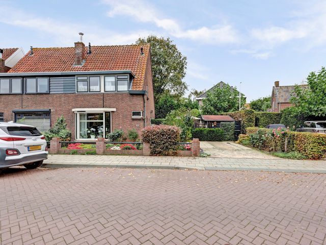 Nieuwestraat 61, Strijen