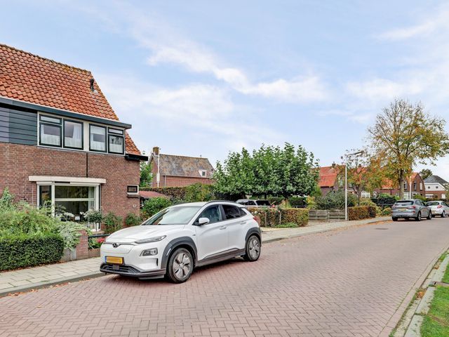 Nieuwestraat 61, Strijen