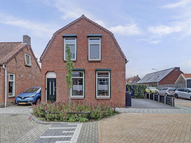Welhoekstraat 32, Kruiningen
