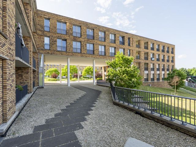 Atletenbaan 96M, Maastricht