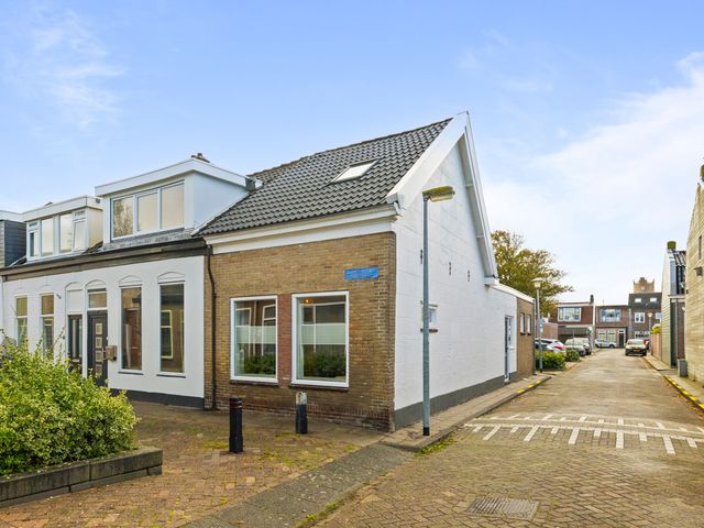 Maarten Harpertszoon Trompstraat 2, Den Helder