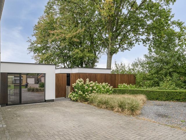 Wilhelminastraat 96, Sint Jansteen