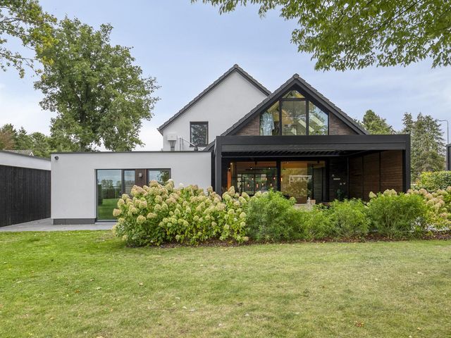 Wilhelminastraat 96, Sint Jansteen