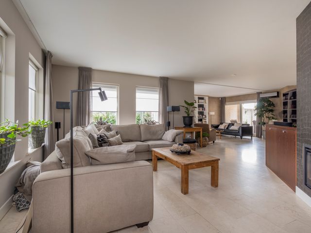 De Ruijterlaan 20, Voorthuizen
