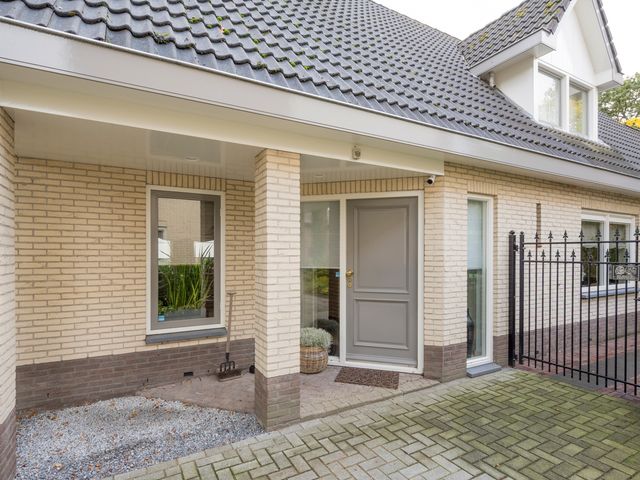 De Ruijterlaan 20, Voorthuizen
