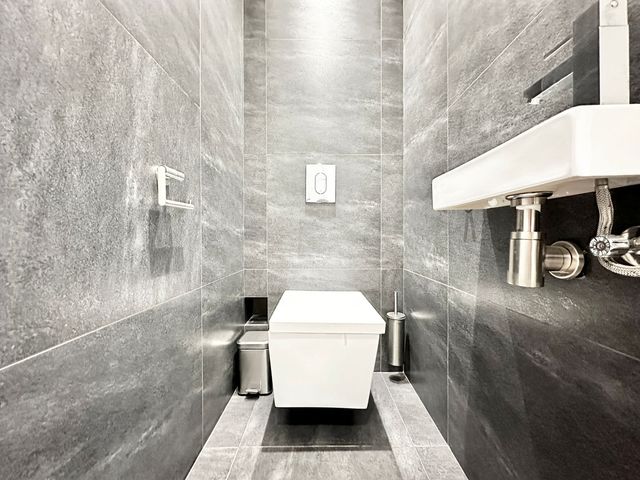 Mensinge 27, Amsterdam