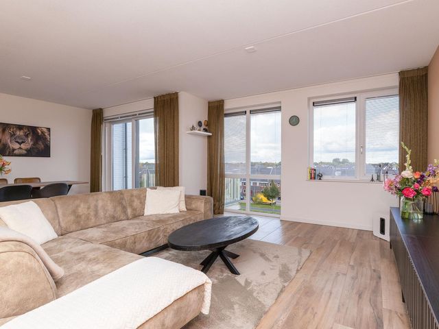 Jan Doustraat 80, Zwaag