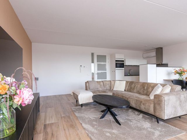 Jan Doustraat 80, Zwaag