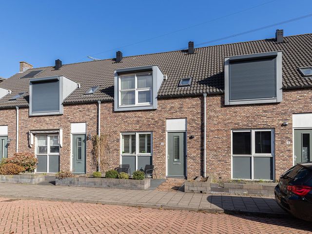 Puccinistraat 6, Sliedrecht