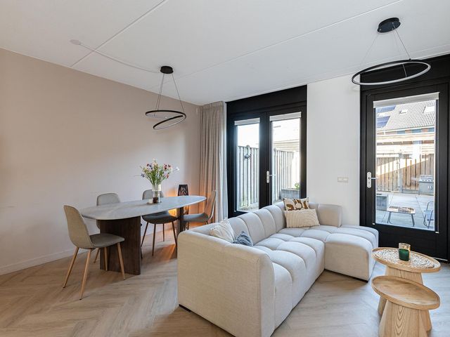 Puccinistraat 6, Sliedrecht