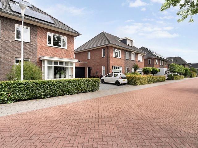 Moonenlaan 10, Hardenberg