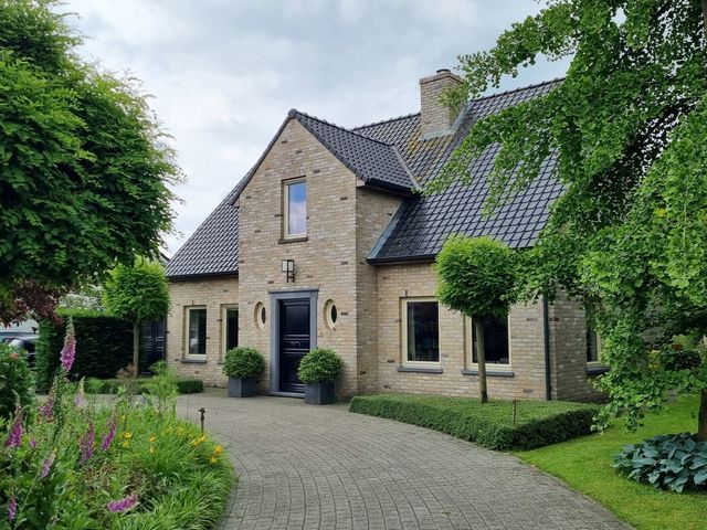 Aarle 30  , Ravels