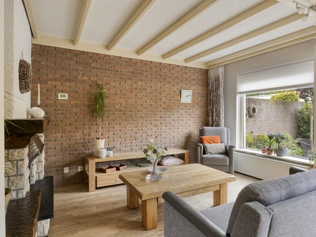 Enargietdijk 24, Roosendaal