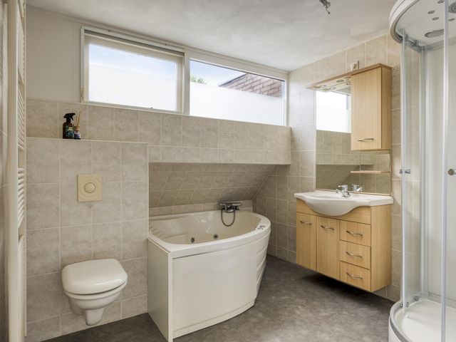 Enargietdijk 24, Roosendaal