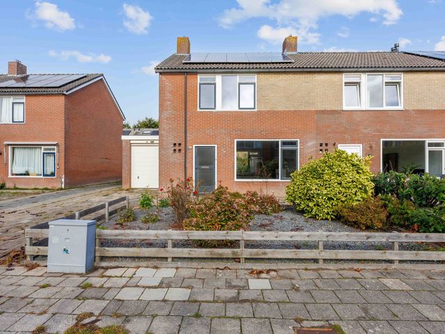 Evert C. Slimstraat 32, St.-Annaparochie