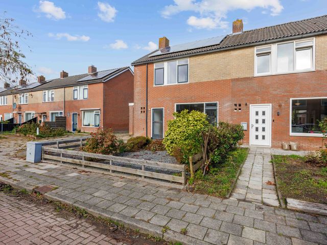 Evert C. Slimstraat 32, St.-Annaparochie