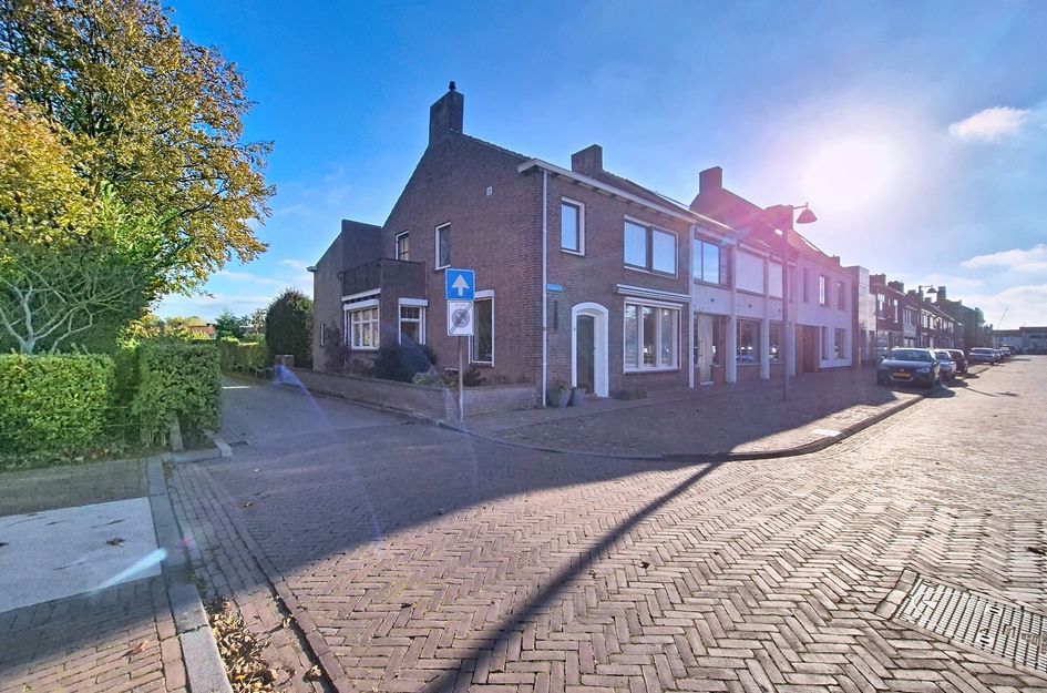 Dorpsplein 35