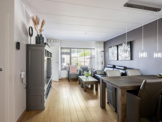 Gladiolenstraat 11, Sint-Maartensdijk