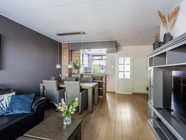 Gladiolenstraat 11, Sint-Maartensdijk