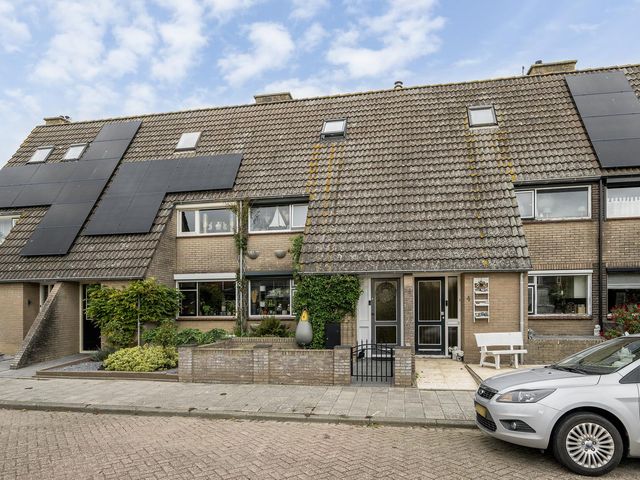 Boswei 6, Stavenisse