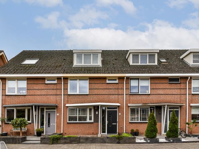 Pieter Johan Tijkenstraat 13, Poortugaal