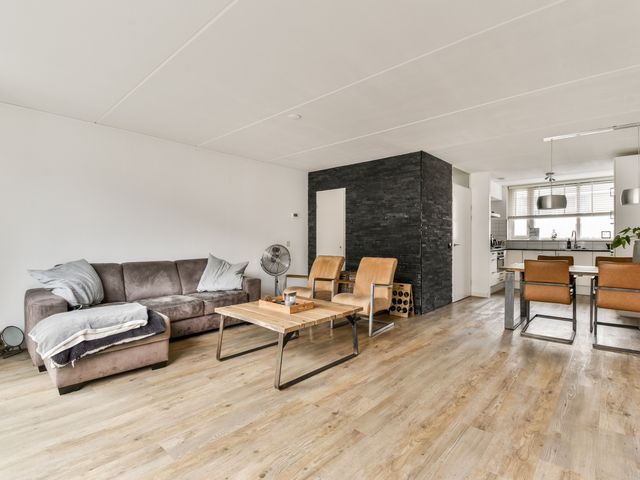 Pieter Johan Tijkenstraat 13, Poortugaal