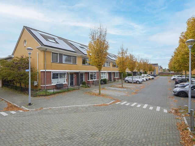Vossestein 46, Nieuw-Vennep