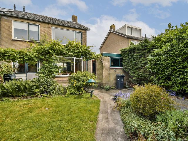 Julianalaan 36, De Rijp