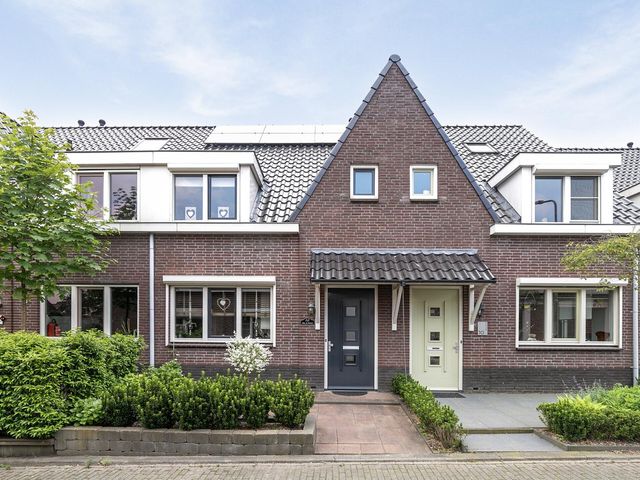 Schoolstraat 12, Strijen