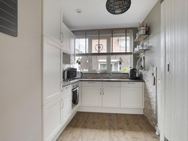 Schoolstraat 12, Strijen