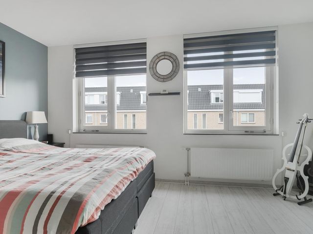 Schoolstraat 12, Strijen