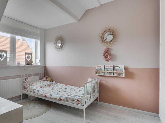 Schoolstraat 12, Strijen