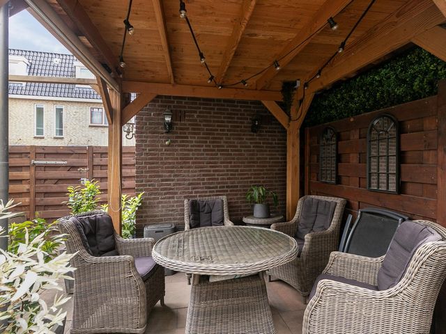 Schoolstraat 12, Strijen