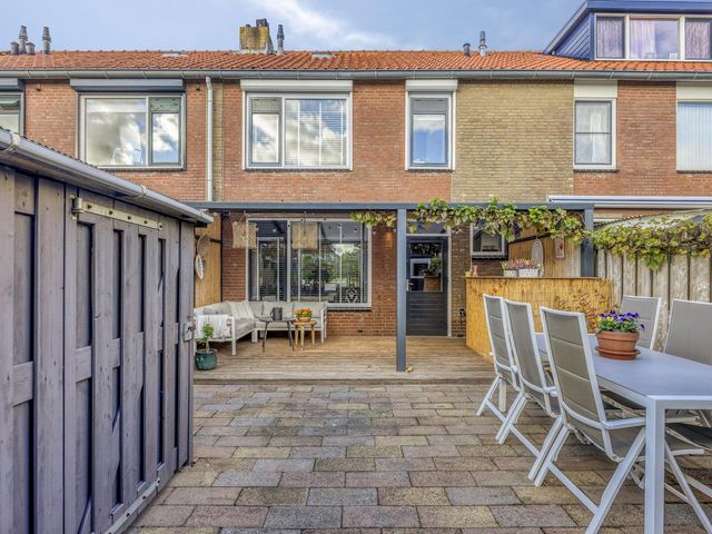 Ridder van Dorplaan 18, Zuid-Beijerland