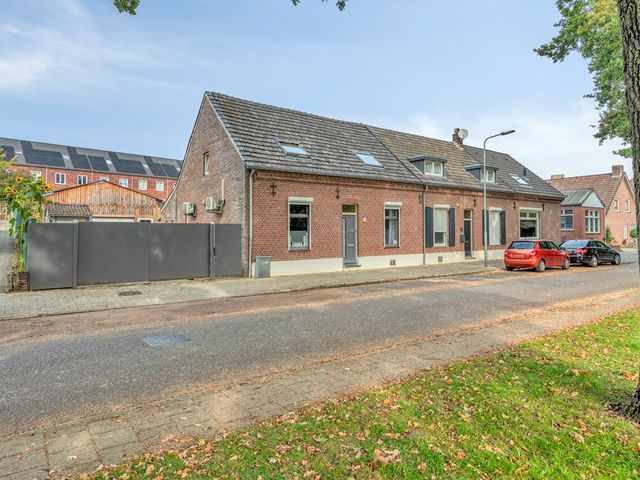Gebroek 32, Roermond