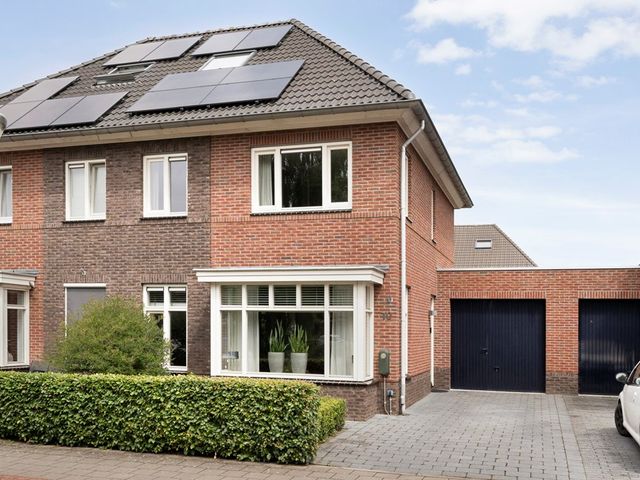 Moonenlaan 10, Hardenberg