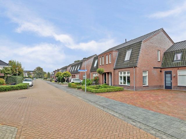 Pijlkruidweg 17, Neerkant