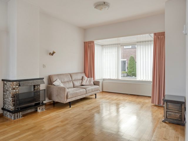 Fintstraat 5, Brakel