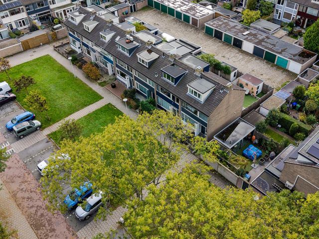 Anthonie van Dijcklaan 2, Voorschoten