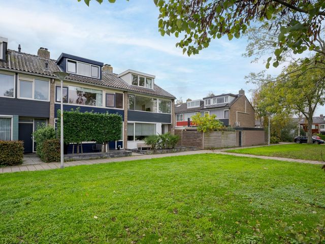 Anthonie van Dijcklaan 2, Voorschoten