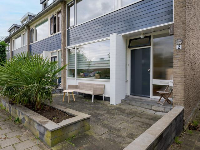 Anthonie van Dijcklaan 2, Voorschoten