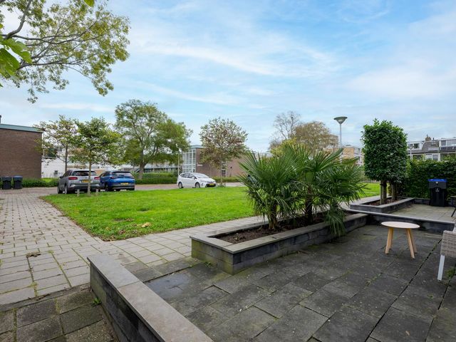 Anthonie van Dijcklaan 2, Voorschoten