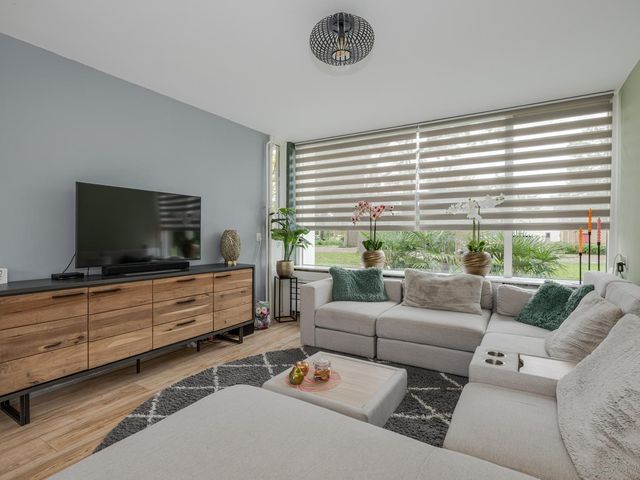 Anthonie van Dijcklaan 2, Voorschoten