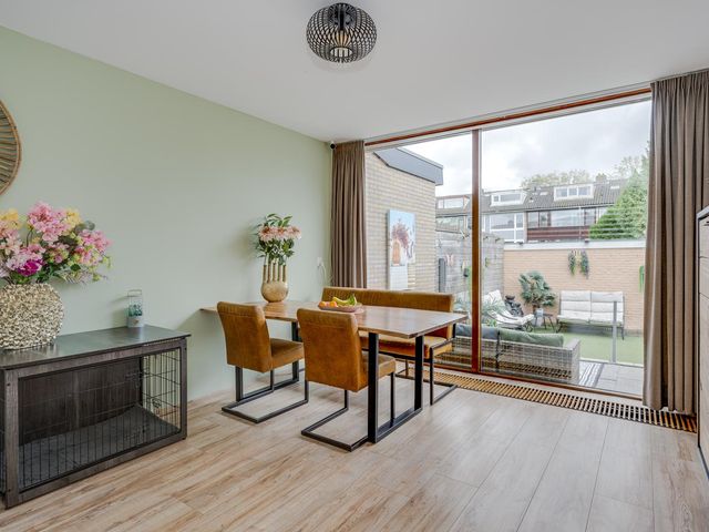 Anthonie van Dijcklaan 2, Voorschoten