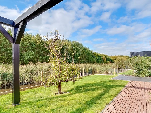 Hoofdweg 1349, Nieuw-Vennep