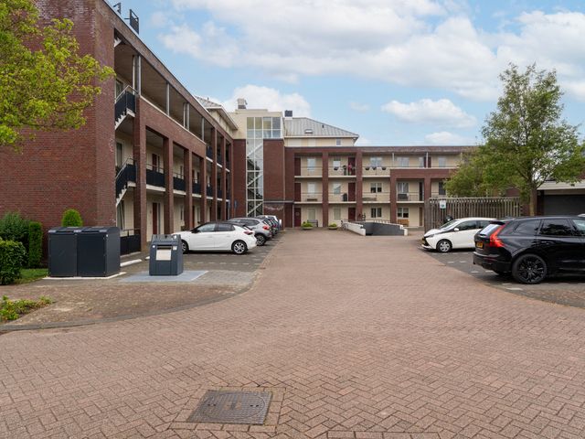 Ossenwaard 52, Wijk en Aalburg