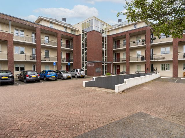 Ossenwaard 52, Wijk en Aalburg