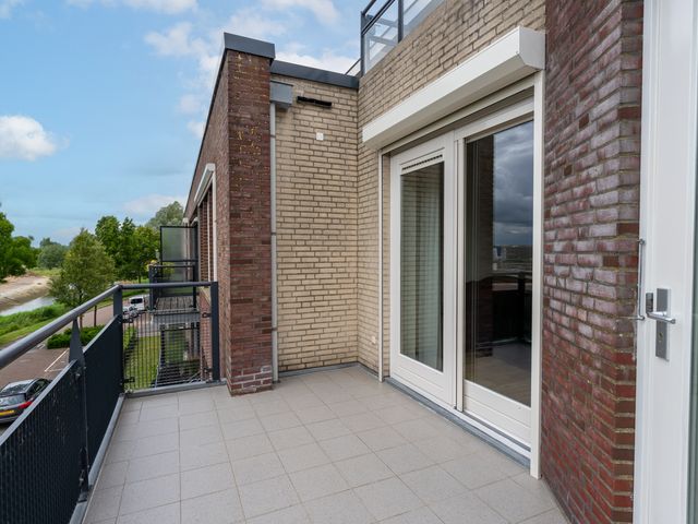 Ossenwaard 52, Wijk en Aalburg