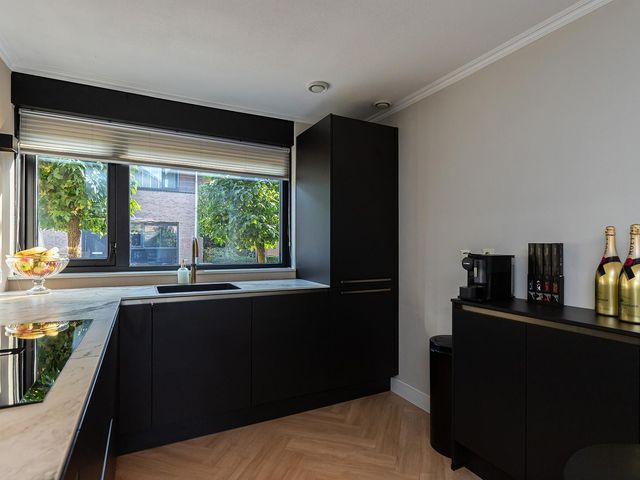 Duizendschoon 3, Hendrik-Ido-Ambacht