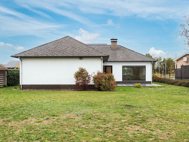 Zwaluwstraat 23  , Balen